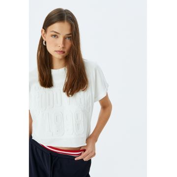 Tricou crop cu imprimeu