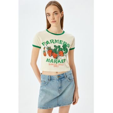 Tricou crop de bumbac cu model grafic