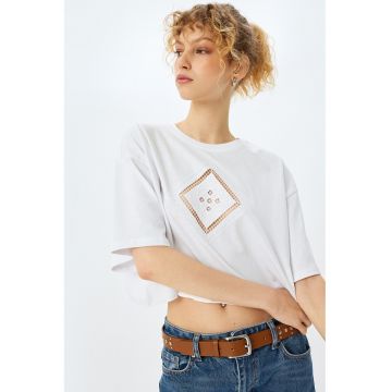 Tricou crop supradimensionat cu decupaj pe piept
