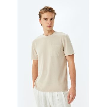Tricou cu buzunar pe piept