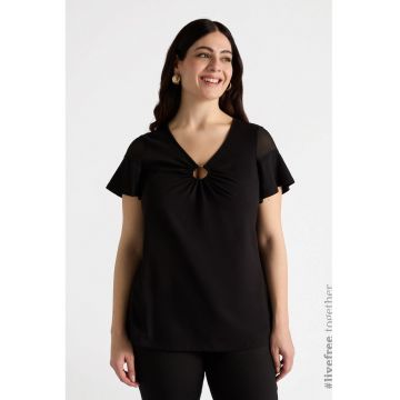 Tricou cu decolteu in V si decupaj