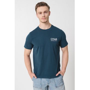 Tricou cu decolteu la baza gatului si logo pe piept