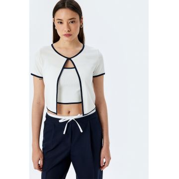Tricou cu model 2 in 1 si decolteu rotund