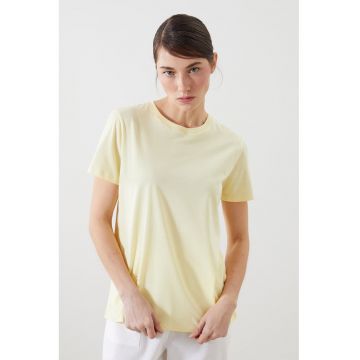 Tricou cu model uni si decolteu rotund
