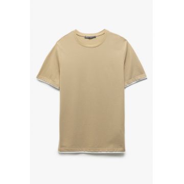 Tricou din bumbac cu decolteu la baza gatului