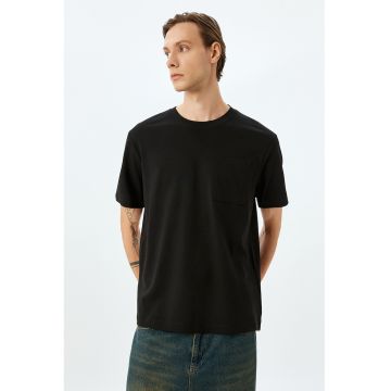 Tricou din bumbac cu decolteu la baza gatului si model uni