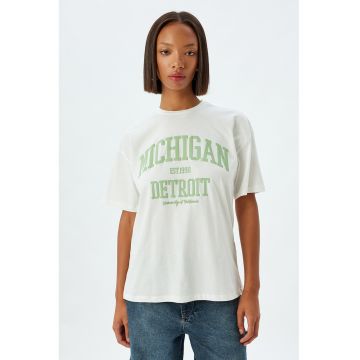 Tricou lejer cu imprimeu text