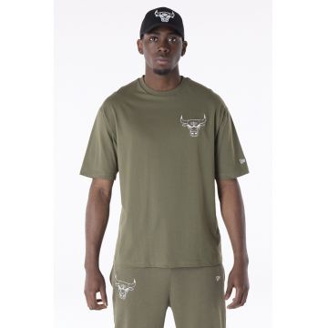 Tricou lejer cu logo pe piept