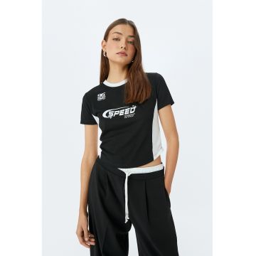 Tricou slim fit cu detalii contrastante