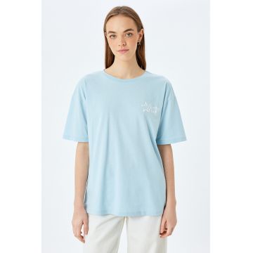 Tricou supradimensionat cu imprimeu text