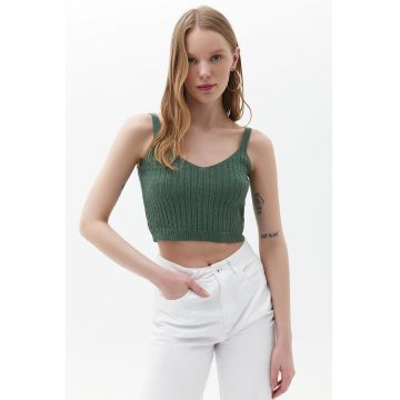 Top crop cu decolteu in V