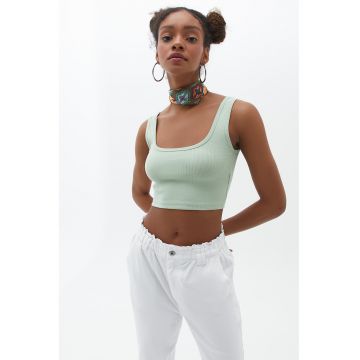 Top crop cu decolteu patrat
