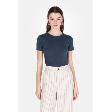 Tricou cambrat cu striatii