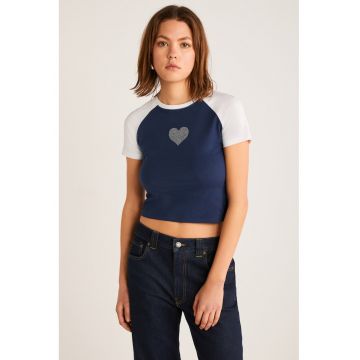 Tricou crop cu decolteu la baza gatului