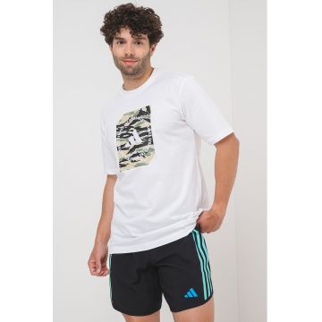 Tricou cu decolteu la baza gatului si imprimeu logo