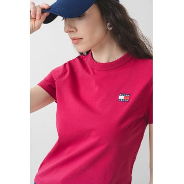 Tricou cu decolteu la baza gatului si logo