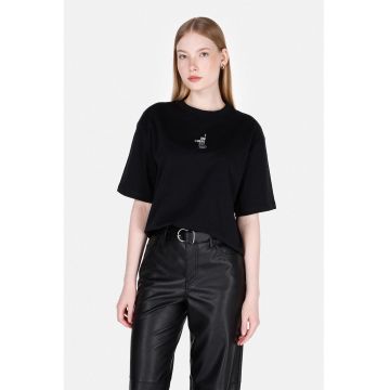 Tricou cu decolteu la baza gatului si maneci cazute