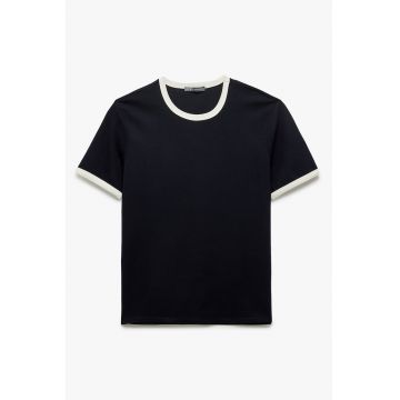 Tricou cu detalii contrastante