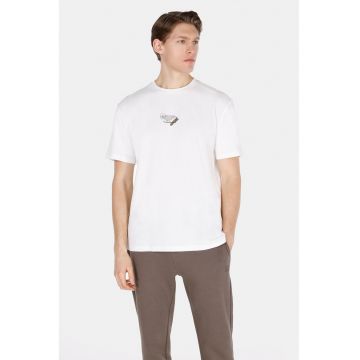 Tricou cu detaliu text
