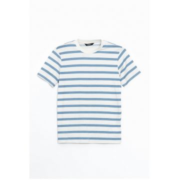 Tricou cu dungi si decolteu la baza gatului