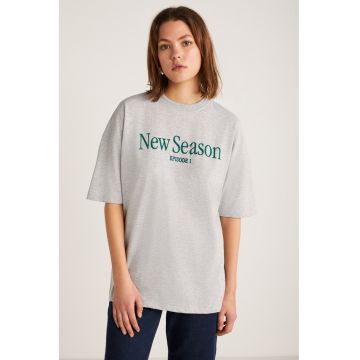 Tricou cu imprimeu text Nephele
