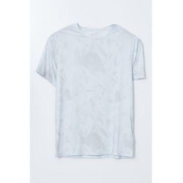 Tricou cu model si decolteu la baza gatului