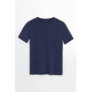 Tricou din amestec de modal cu decolteu la baza gatului