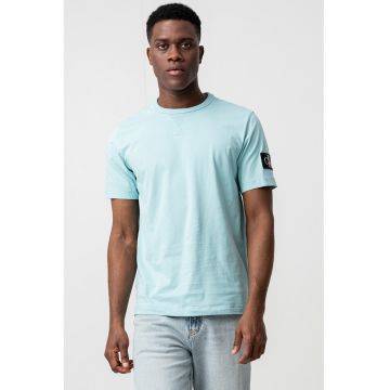 Tricou din bumbac cu decolteu la baza gatului