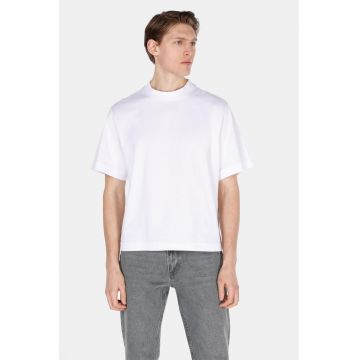 Tricou din bumbac cu decolteu la baza gatului