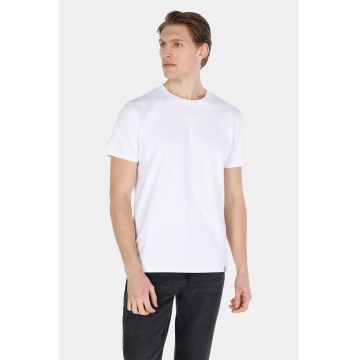 Tricou din bumbac cu model uni si decolteu la baza gatului