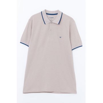 Tricou polo cu fenta cu nasturi