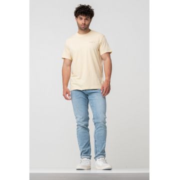 Tricou slim fit cu decolteu la baza gatului