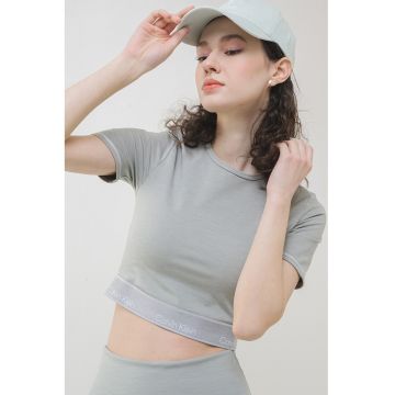 Tricou crop cu logo pentru fitness