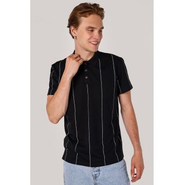Tricou polo cu dungi
