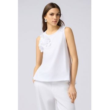 Top de bumbac cu aplicatii florale