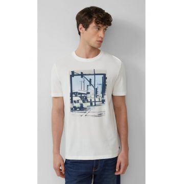 Tricou barbati cu imprimeu foto - decolteu la baza gatului si croiala Regular Fit - Alb
