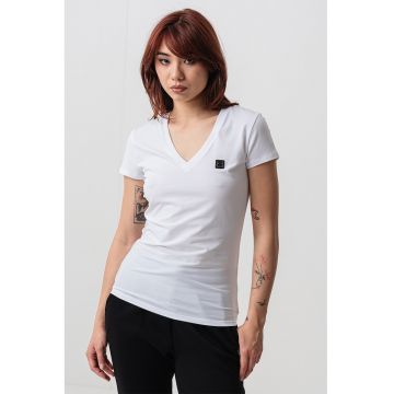 Tricou cambrat cu decolteu in V