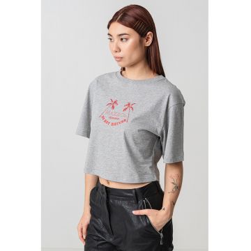 Tricou crop cu imprimeu text Babele