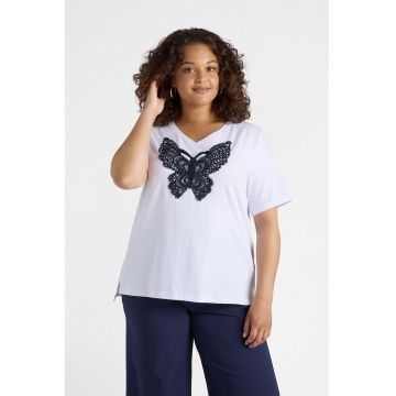 Tricou cu broderie fluture