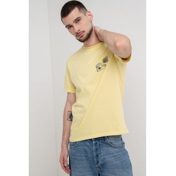 Tricou cu decolteu la baza gatului si imprimeu
