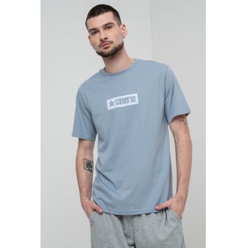 Tricou cu decolteu la baza gatului si imprimeu logo Retro