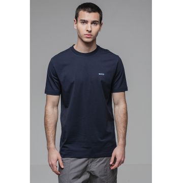 Tricou cu logo discret si decolteu la baza gatului
