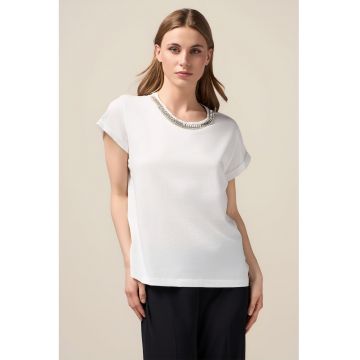 Tricou de bumbac cu decolteu cu strasuri