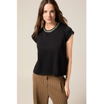 Tricou de bumbac cu decolteu cu strasuri