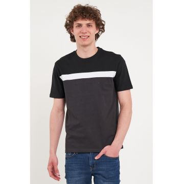 Tricou din bumbac cu decolteu la baza gatului