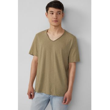 Tricou lejer cu decolteu in V