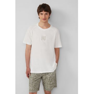 Tricou lejer cu decolteu rotund