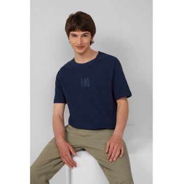 Tricou lejer cu decolteu rotund