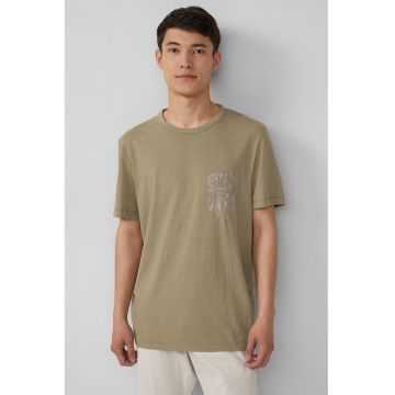 Tricou lejer cu imprimeu discret pe piept