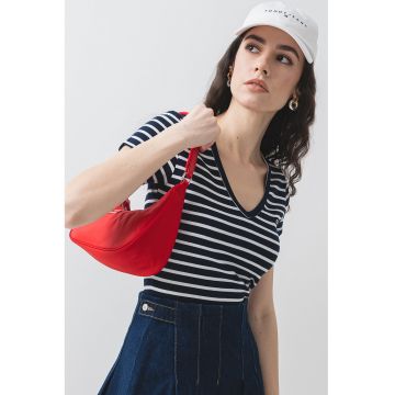 Tricou slim fit cu decolteu in V
